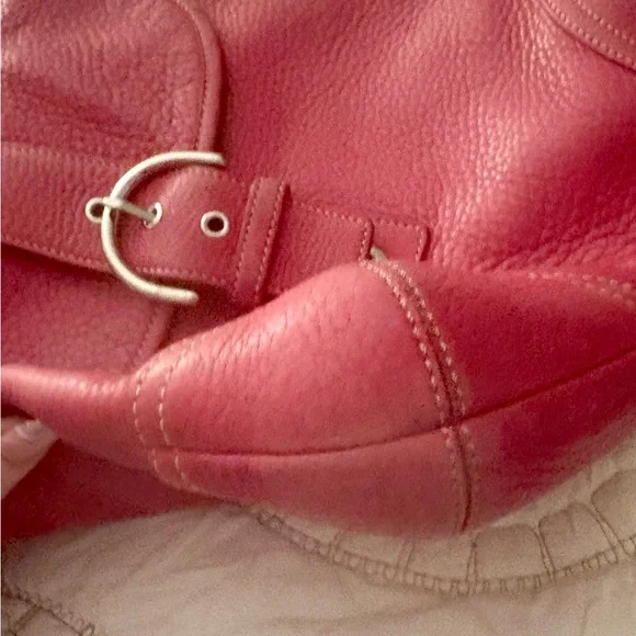LAST CHANCE ❤️Coach Vintage Pink Pebbled Leather Boho Beautiful Buckle Bag - Picture 5 of 8